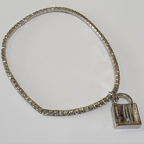 Silver GUESS Lock Charm Prong-set White Rhinestone Stretch OSFA Bracelet - Picture 4 of 7